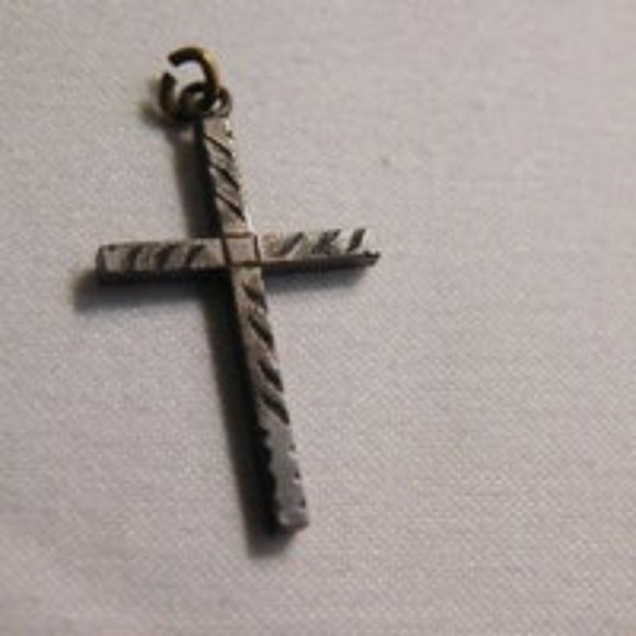 Vintage Cross Crucifix Pendant - Picture 3 of 7